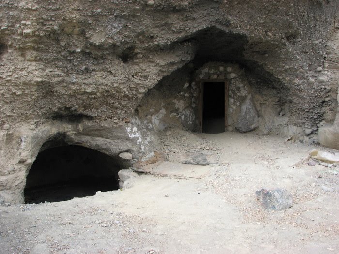Tabo monastery caves