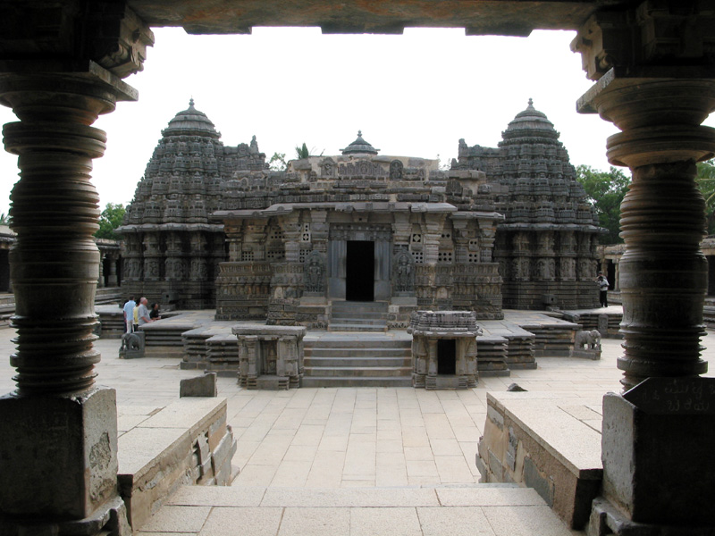 temples-at-Halebid